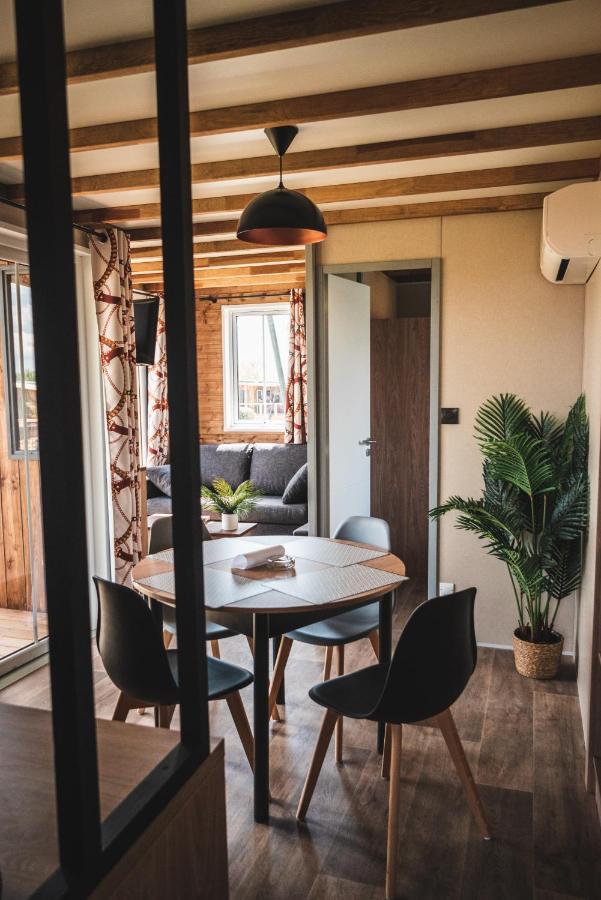 Le Village De Cottages - Le Pole Du Cheval Et De L'Ane Lignières Eksteriør bilde