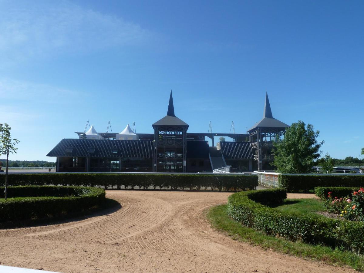 Le Village De Cottages - Le Pole Du Cheval Et De L'Ane Lignières Eksteriør bilde